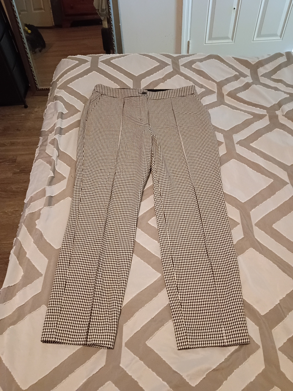 Express Black and White Houndstooth Dress Pants